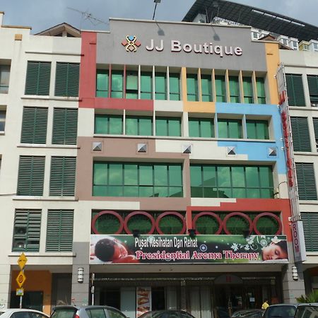 Jj Boutique Hotel - Damansara Perdana Петалинг-Джая Экстерьер фото